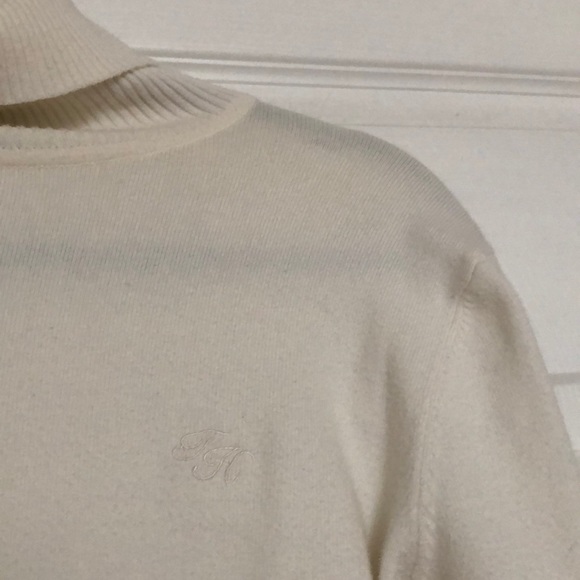 White Turtle Neck - Picture 4 of 5
